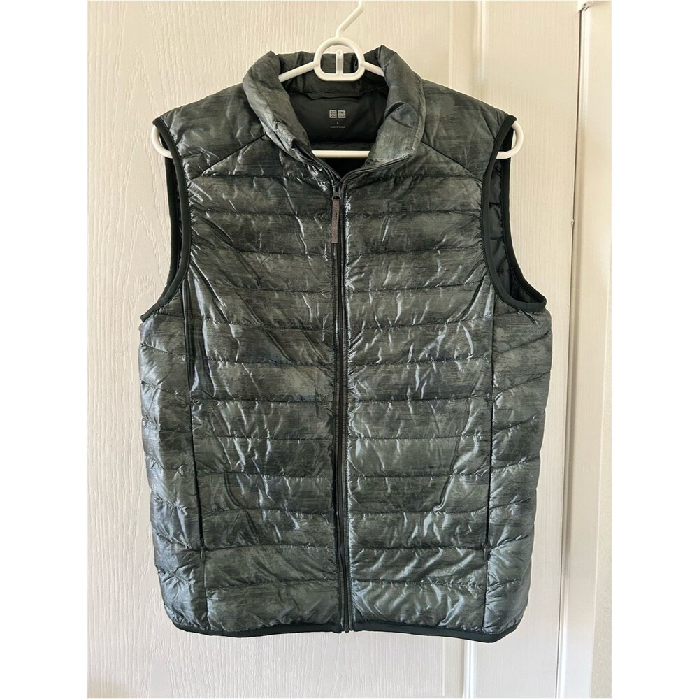 UNIQLO Men's Olive Green Packable Ultra Light Puffer Vest Small Gorpcore Fall